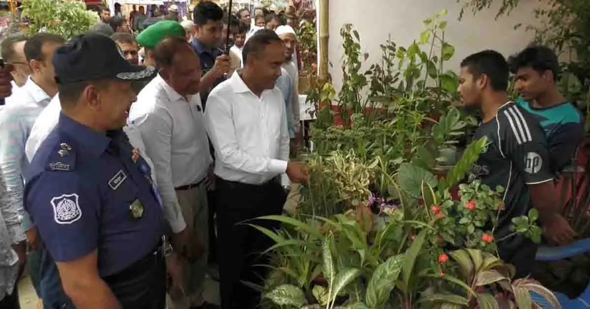 পরিবেশ রক্ষায় পটুয়াখালীতে বৃক্ষরোপণ অভিযান ও বৃক্ষমেলার উদ্বোধন