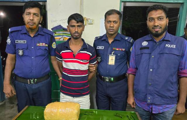 উজিরপুরে গাঁজাসহ মাদক কারবারি কাওছার গ্রেফতার