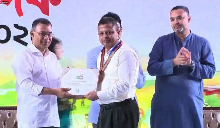 দেশসেরা প্রাথমিক শিক্ষা অফিসারের পদক পেলেন উজিরপুরের শহিদুল ইসলাম