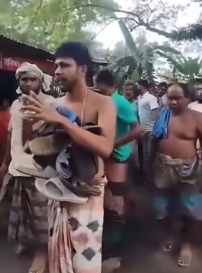 বানারীপাড়ায় মহানবী (সা.)-কে নিয়ে কটূক্তির অভিযোগ: যুবককে লাঞ্ছিত, তদন্তে পুলিশ