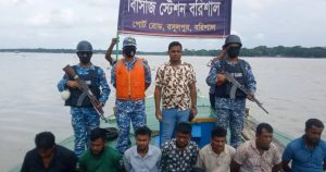 বরিশালে গভীর রাতে অবৈধ বালু উত্তোলনের বিরুদ্ধে অভিযান: ড্রেজার-বাল্কহেড জব্দ, ৬ লাখ টাকা জরিমানা